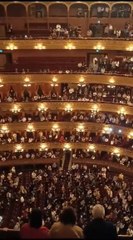 Abucheos a Milei en el Teatro Colón de Buenos Aires