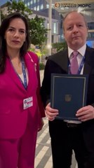 Claudia Centurión ministra De Obras Públicas y Carlos Fernández Valdovinos ministro de Economía anuncian acuerdo con el BID para recuperar el Lago Ypacaraí