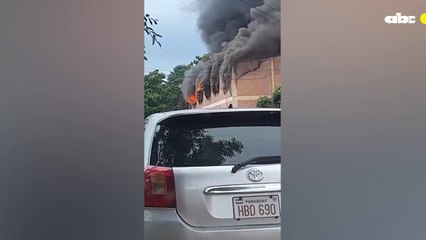 Incendio De Gran Magnitud En San Lorenzo