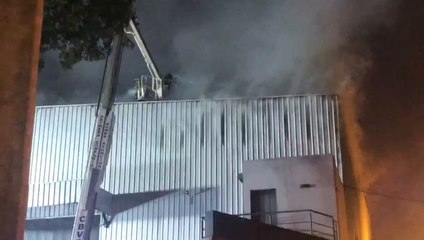 Incendio de depósitos en Fernando de la Mora