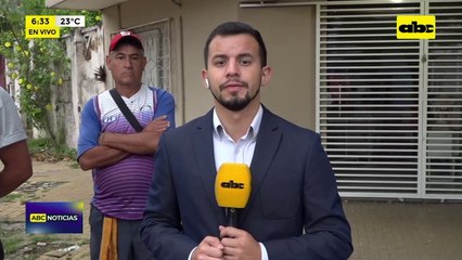 Video: Cuidacoches juntan firmas contra Parxin