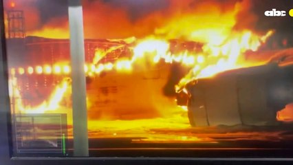 Evacuados Los 379 Pasajeros Y Tripulantes Del Avión Incendiado En Tokio
