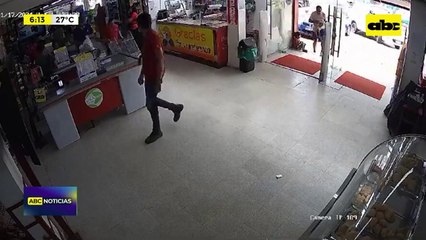 Niño se salva de milagro: conductor aceleró en lugar de frenar