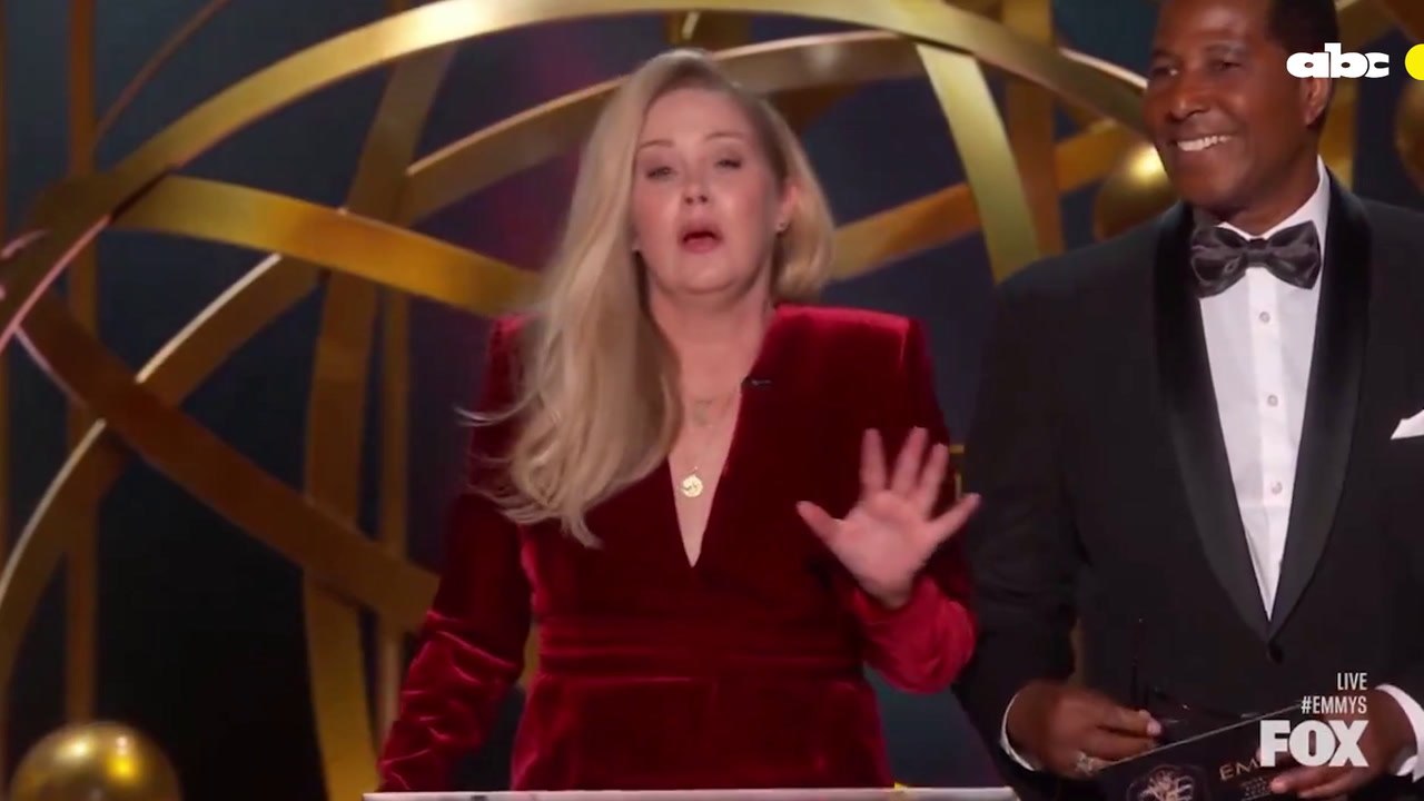Christina Applegate Reapareció En Los Premios Emmy