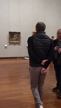 Activistas lanzan sopa contra un cuadro de Monet en un museo de Lyon
