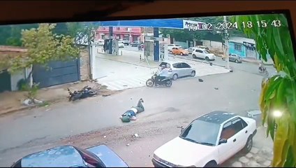 Circuito cerrado del accidente de tránsito que causó ladrón de vehículo al ser encontrado por la Policía Nacional