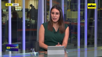 Video: Nenecho Rodríguez entregó sillas a estudiantes, pero olvidó las mesas