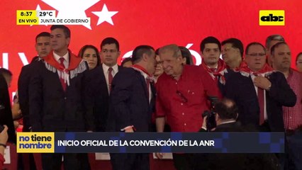 Convención colorada: “Yami Nal” a los besos y abrazos con Cartes y Peña