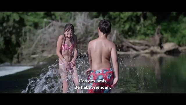 Les Poings serrés: Trailer HD st FR/NL