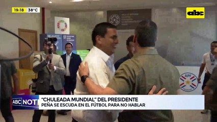 Chats filtrados: Santiago Peña se escuda en el fútbol para no hablar