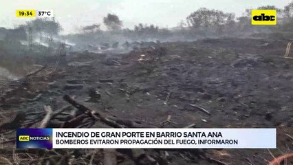 Video: incendio de gran porte en el barrio Santa Ana