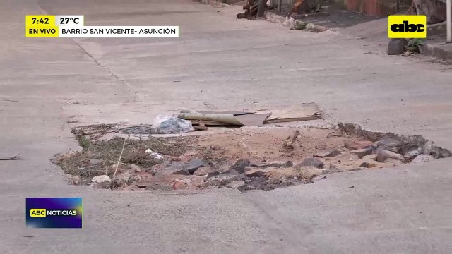 Video: Vecinos denuncian aguas cloacales y calle destrozada por culpa de la Essap