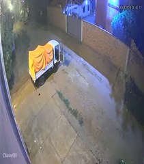 Video: Guardia de depósito de perfumes repele a tiros a banda de asaltantes