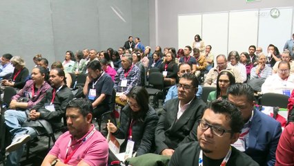 Bibliotecarios abordan el derecho a la información en Coloquio durante FIL