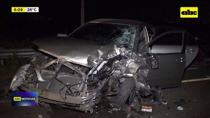 Video:  Una motociclista murió tras choque frontal