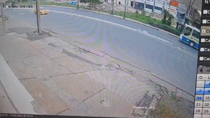 Imágenes De Circuito Cerrado Del Accidente Sobre La Avenda Eusebio Ayala En La Mañana De Este Domingo