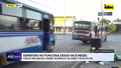 Video: semáforo no funciona desde hace meses sobre avenida Telémaco Silvera y la ex-Transchaco