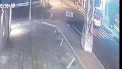 Denuncian brutal agresión a su hijo a la salida de discoteca