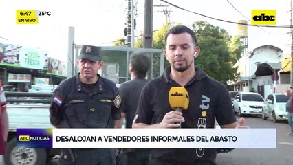 Abasto: Desalojan a vendedores informales