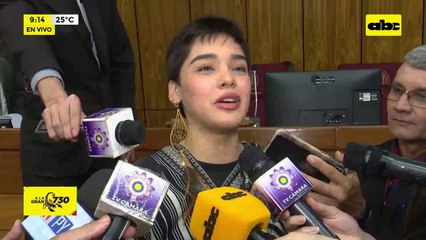 Aye Alfonso recibe reconocimiento de la Cámara de Diputados