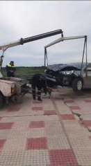 Chocan en la Costanera y abandonan vehículo