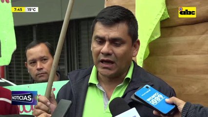 Video: Docentes protestan por falta de rubros en instituciones