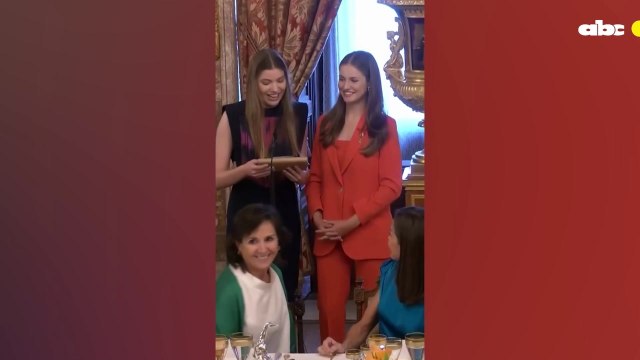 La princesa Leonor y la infanta Sofía en el aniversario de la proclamación del rey Felipe VI