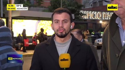 Itaipú: Exobreros se manifiestan y anuncian cierre de oficinas