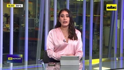 Ambulancias abandonadas frente a taller: dueño del local alega falta de repuestos en el país