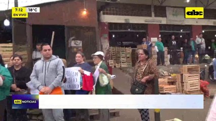 Mercado de Abasto: Comerciantes protestan por repentina orden de desalojo