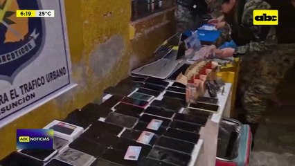 Video: Hallan 56 celulares y 45 millones en allanamiento