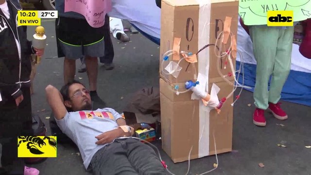 Salud cero: enfermos renales claman por máquinas de diálisis en el Hospital Nacional