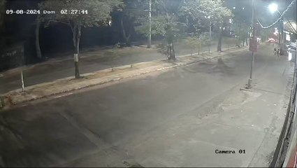 Momento Del Choque De Un Auto Contra Un Motociclista En Fernando De La Mora