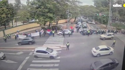 Manifestantes cierran las avenidas Mcal. López y Gral. Santos