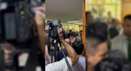 Una Sereie De Altercados Entre Funcionarios De La Junta Municipal Y Manifestantes Llevaron A Un Cuarto Intermedio