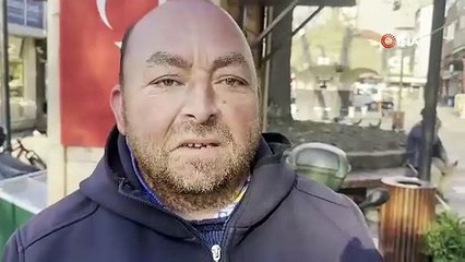 Hayata tutunan engelli köpeğe bebek gibi bakıyor