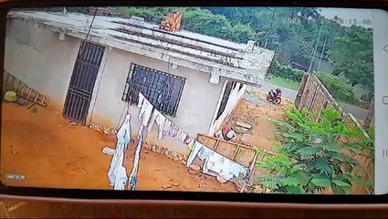 Ladrón de bombachas es captado en imágenes de circuito cerrado