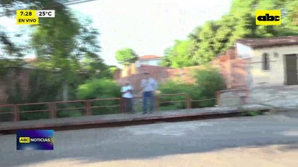 Video: Vecinos piden limpieza del arroyo Mburicaó