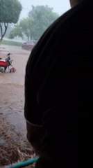 Intensa lluvia causa inundaciones en el microcentro de Tomás Romero Pereira