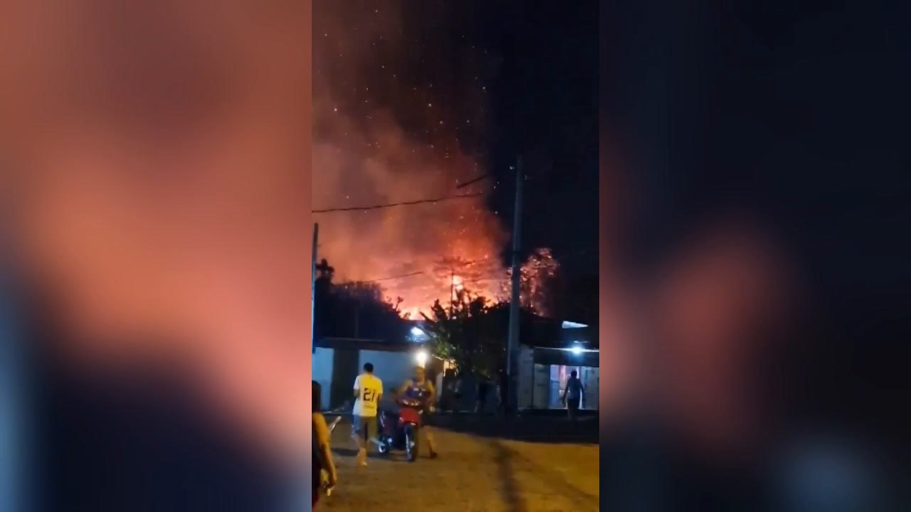 Voraz incendio arrasa con precarias viviendas en Lambaré