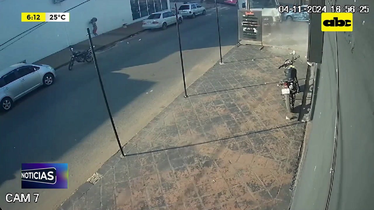 Accidente en Capiatá: camión perdió los frenos...