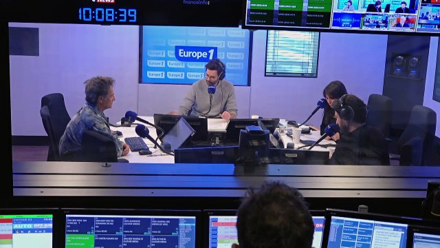 Le 20h de France 2 se fait avoir par un humoriste adepte des canulars et une série documentaire consacrée à Antoine de Caunes sur Canal+