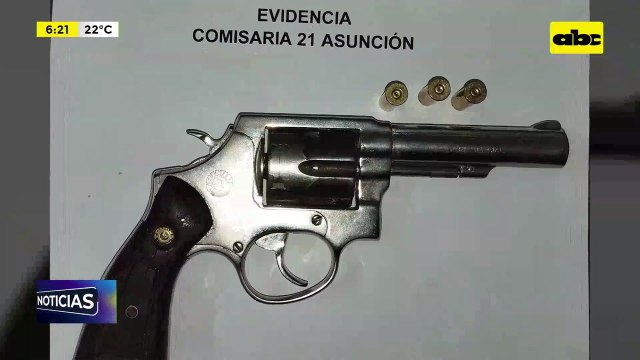 Reducen y desarman a supuesto delincuente: intentó asaltar con un revólver calibre 38