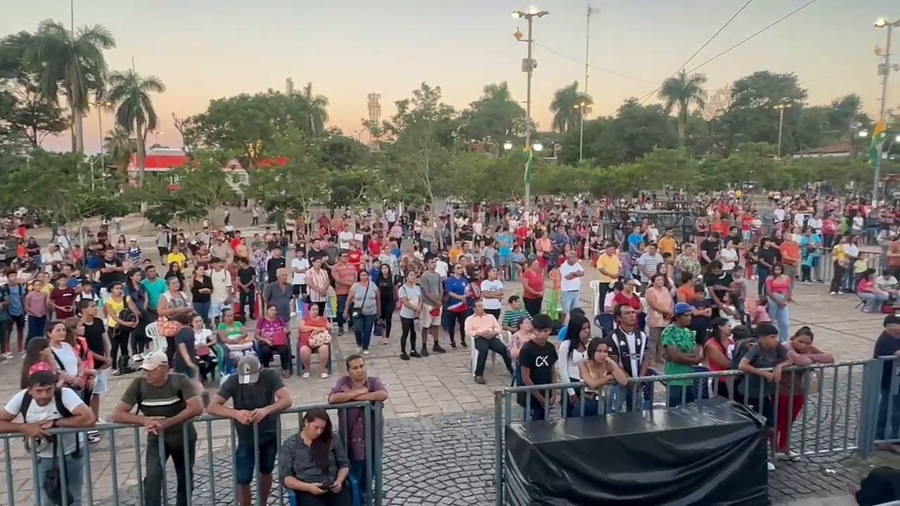 Fieles Visitan A La Virgen Por La Celebración De La Octava