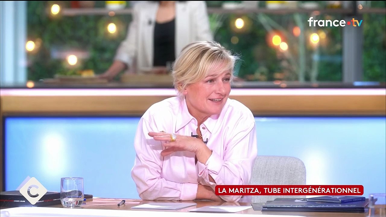 “Arrêtez de faire pleurer ma mère”, l’émotion de Sylvie Vartan et de David Hallyday face à l’évocation d’un de ses tubes mythiques