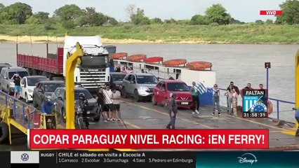 Así llegaban los hinchas de Racing en balsa, cruzando el río Paraguay