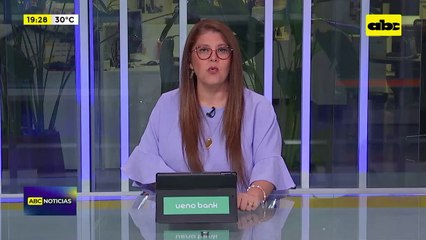 Policías “exprés” custodian el microcentro asunceno sin armas, pero con celulares en mano