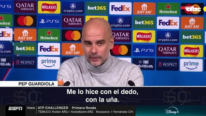 Pep Guardiola fue a la conferencia con un corte en la nariz