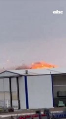 Momento del accidente aéreo en Kazajistán que dejó varios muertos