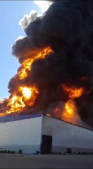 El incendio está incontrolable en Puerto Fénix, Mariano Roque Alonso